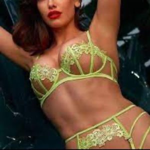 NWT LIME GREEN AMELIE BRA 38DDD BY Honey Birdette